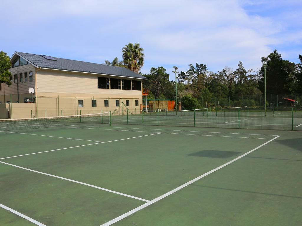 Pine Lake Marina Hotel Sedgefield Exterior photo